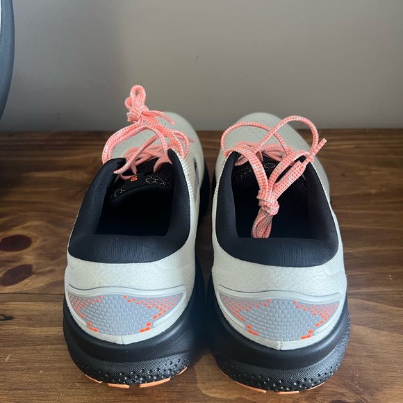 Brooks women’s shoes - Picture 5 of 9